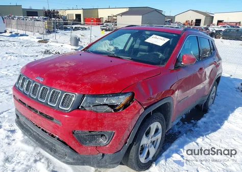 2018 Jeep Compass Latitude 4X4 z USA, uszkodzony, nr VIN 3C4NJDBB8JT355866